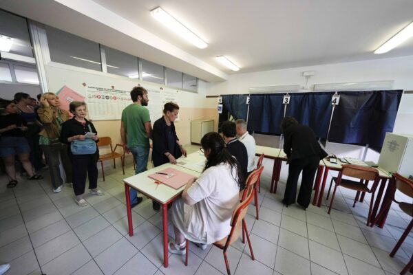 Amministrative, 100 comuni al ballottaggio: occhi puntati su Firenze e Bari