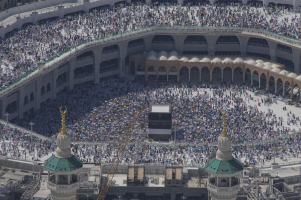 Arabia Saudita, oltre 1.000 morti per caldo in pellegrinaggio a La Mecca