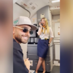 Rocco Hunt canta sul volo sul volo Venezia–Bari