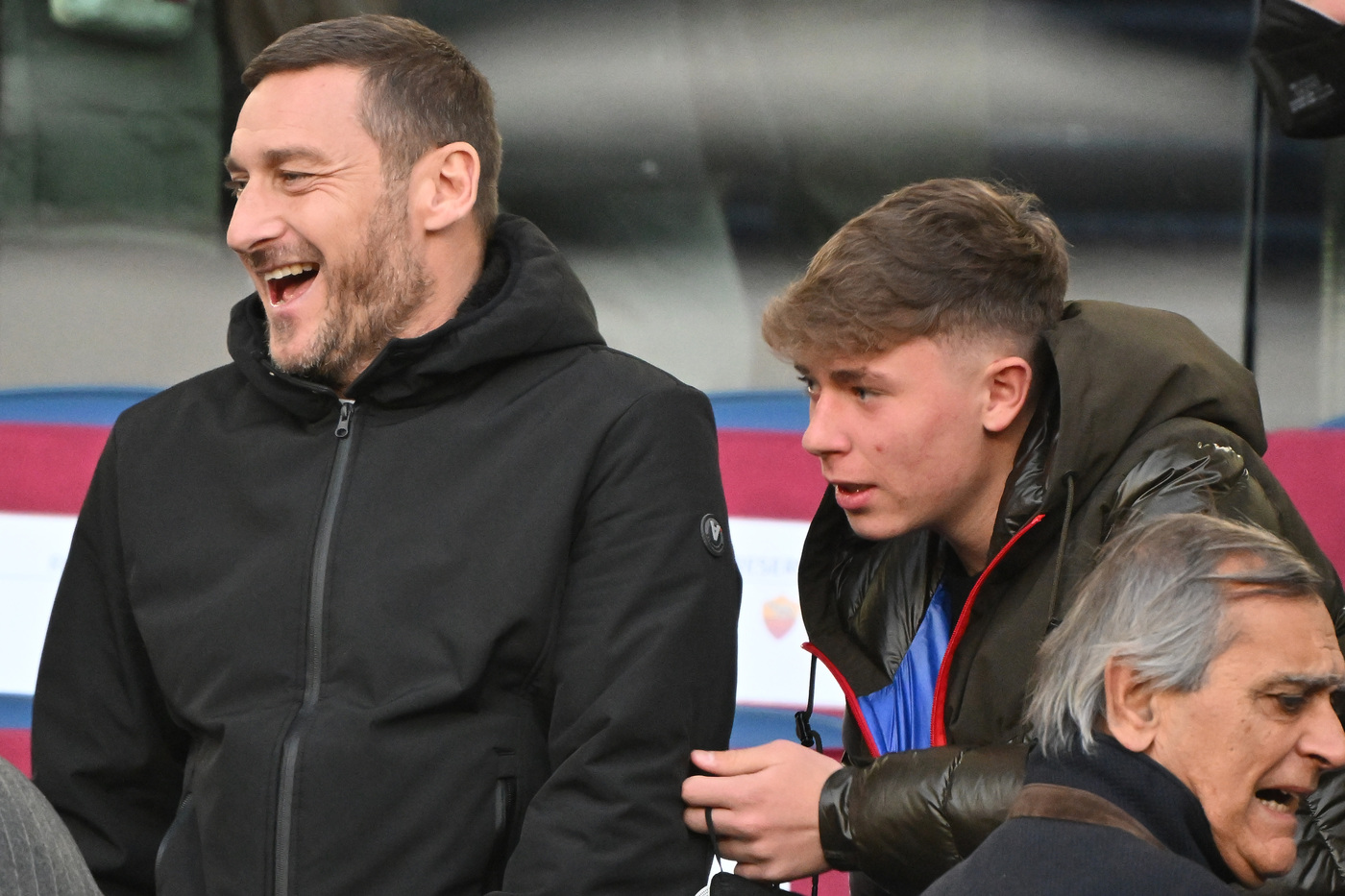 Calcio, Cristian Totti firma per l’Avezzano in Serie D Calcio, Cristian Totti firma per l’Avezzano in Serie D