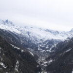Svizzera, frana a Zermatt: la popolare località sciistica è isolata