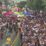 Ecuador, migliaia di persone marciano per il Pride a Quito