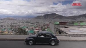A Città del Messico celebrato il Maggiolino della Volkswagen: l’iconica auto è diffusissima nella metropoli
