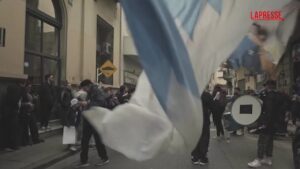 Argentina, tifosi celebrano i 38 anni dalla “mano de Dios” di Maradona contro l’Inghilterra