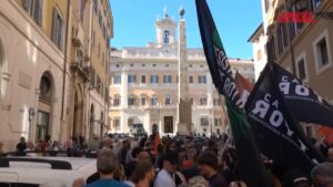 Ddl sicurezza, manifestazione a Montecitorio