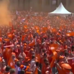 Euro 2024, Berlino si tinge di arancione: i tifosi olandesi invadono le strade della capitale tedesca