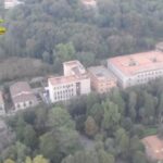 Vibo Valentia, marijuana tra i libri e coca in cucina: arrestato