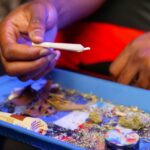 Droga, consumatori sempre più giovani: quattro studenti su dieci hanno assunto stupefacenti
