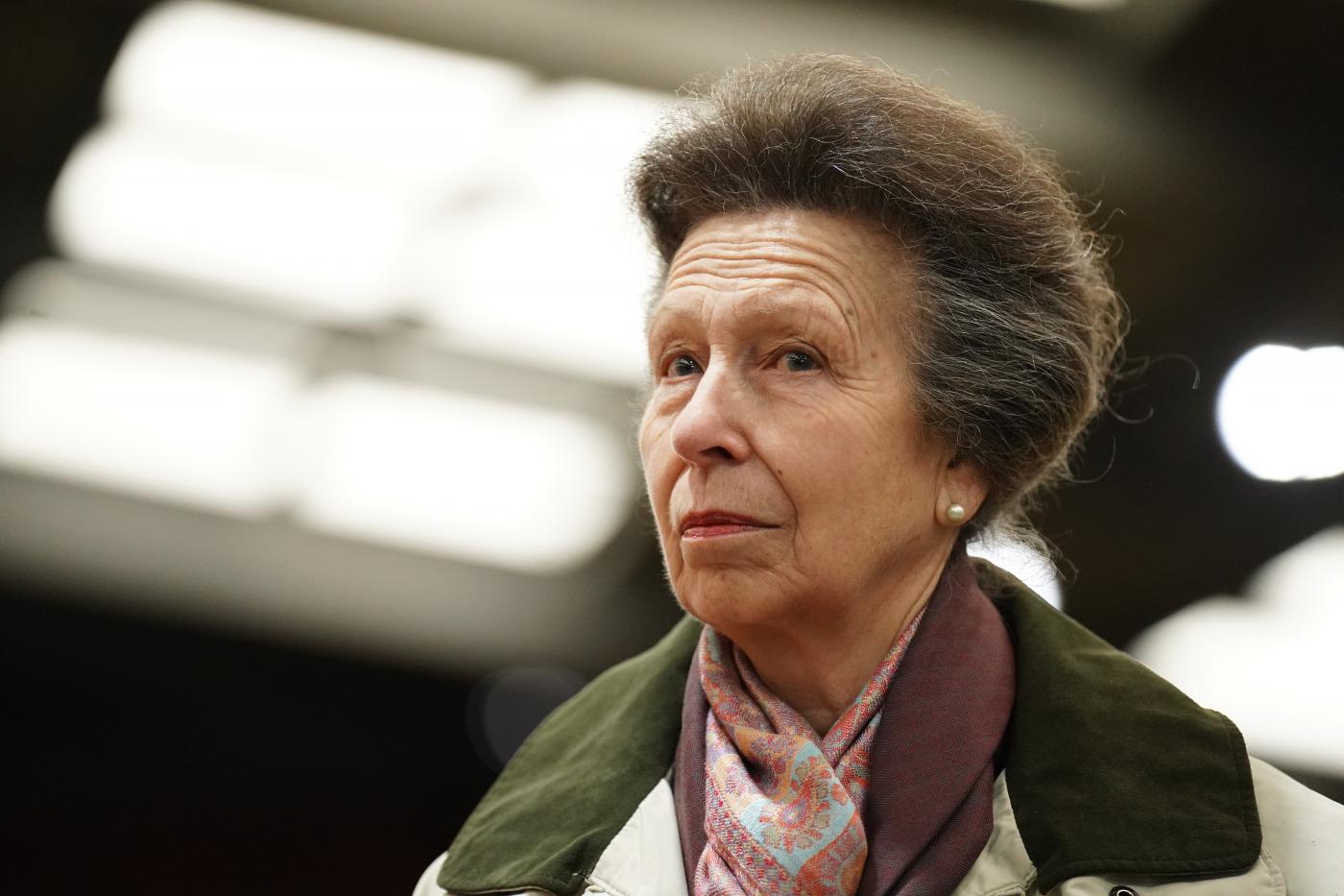 Buckingham Palace, il marito della Principessa Anna: “Sta meglio”