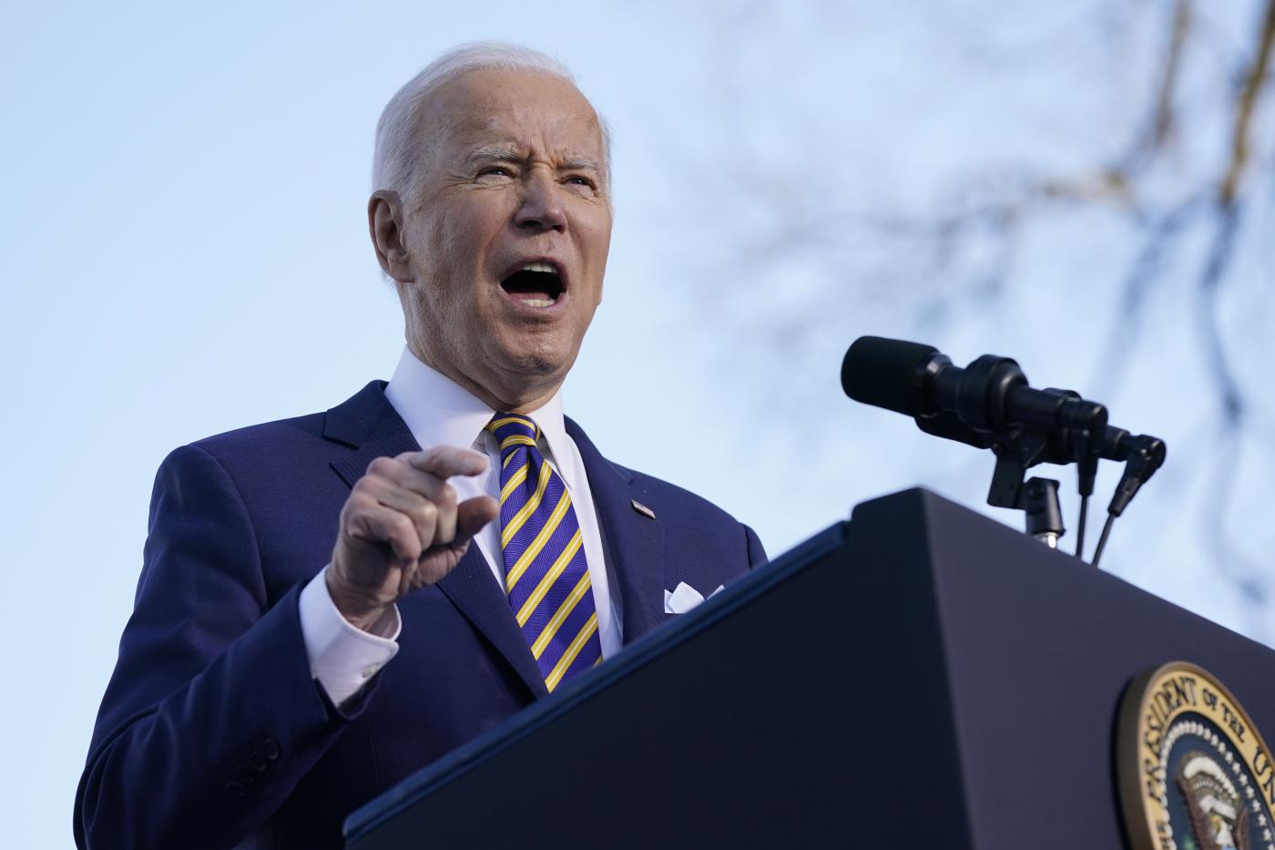 Usa, Biden grazia soldati condannati per divieto sesso gay in esercito