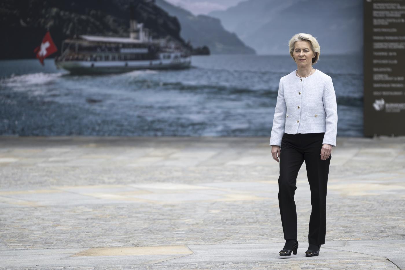Migranti, von der Leyen: “Valutare esternalizzazione domande di asilo”