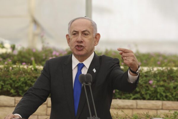 Il Primo Ministro Benjamin Netanyahu a una cerimonia commemorativa per le vittime del caso Altalena