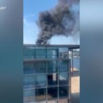 Danimarca, incendio al ministero delle Finanze: le immagini del palazzo in fiamme