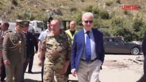 Migranti, sottosegretario Mantovano in Albania per visitare siti Shengjin e Gjader