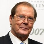 Roger Moore, media locali: “La tomba non è stata profanata”