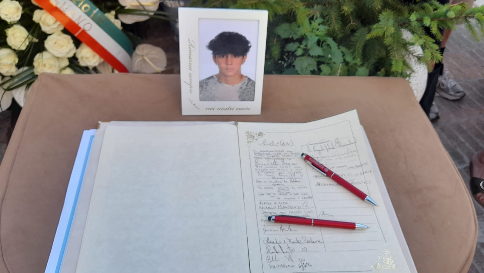 Pescara, l’ultimo saluto a Thomas Luciani: oggi lutto cittadino