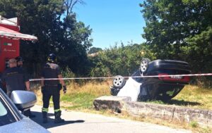 Campobasso, muore 16enne dopo incidente in auto: alla guida la sorella