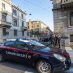 Milano, abusi su 19enne fuori da discoteca: caccia agli aggressori