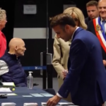 Elezioni Francia, il presidente Macron vota a Le Touquet