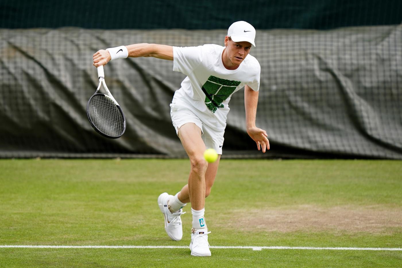 Wimbledon, oggi al via il torneo: in campo Sinner, Berrettini e Paolini