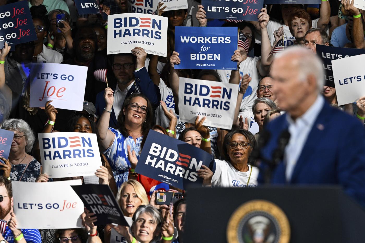 Usa, per Nyt famiglia esorta Biden a retare in corsa