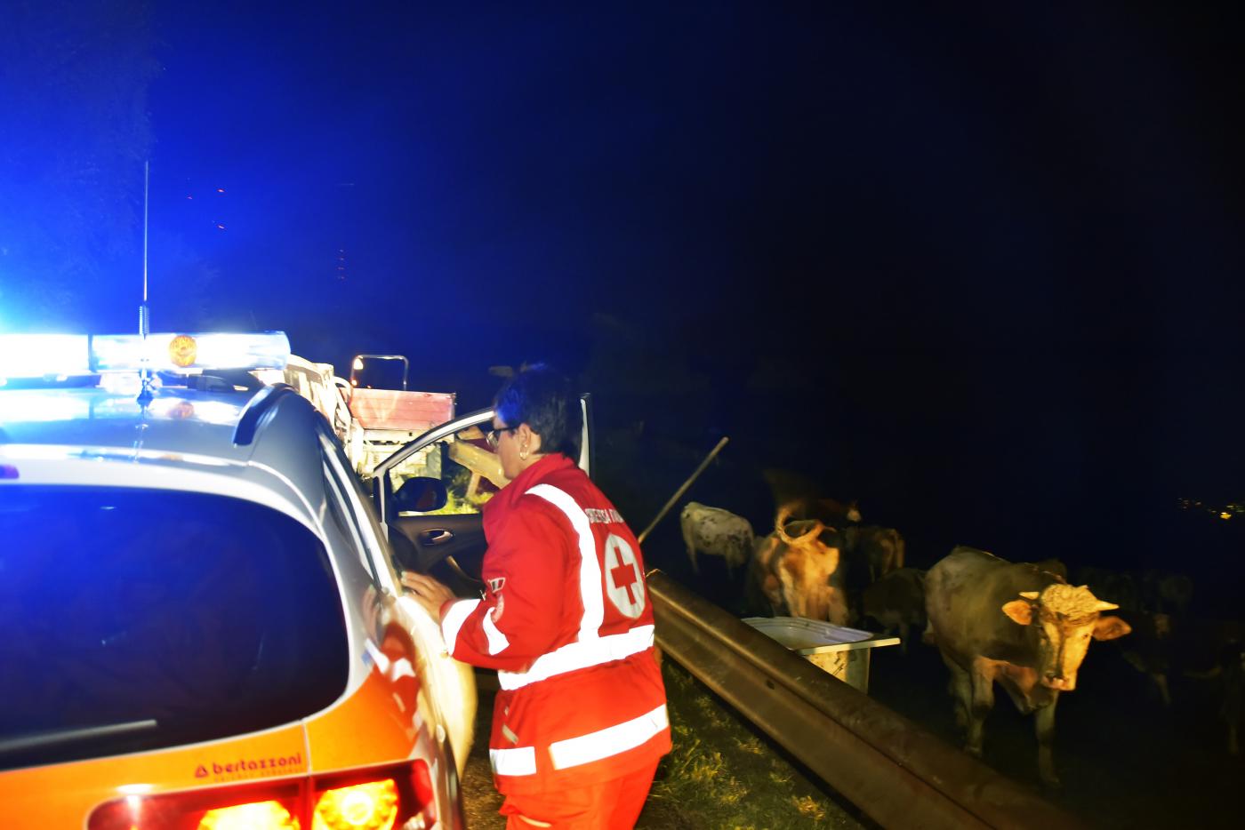Lucca, trattore si ribalta: muore 32enne a Pietrasanta