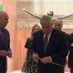 Tajani a Milano, la battuta al taglio del nastro: “Un po’ di terronismo serve”