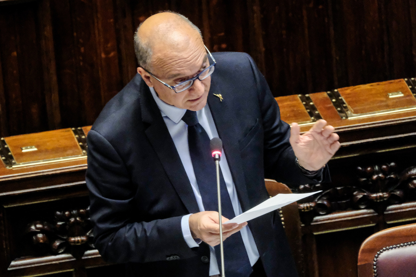 Scuola, Valditara: “Verso il divieto di cellulari in elementari e medie” Scuola, Valditara: “Verso il divieto di cellulari in elementari e medie”