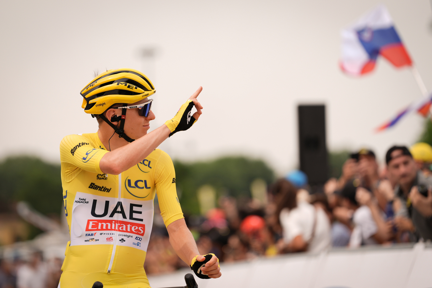 Tour de France, Pogacar vince la quarta tappa e torna in maglia gialla