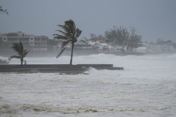 Caraibi colpiti dall'uragano Beryl