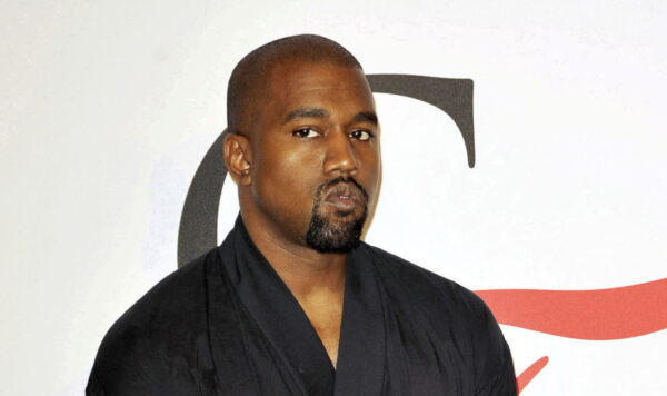 Kanye West, dipendenti contro il cantante: è accusato di razzismo e sfruttamento