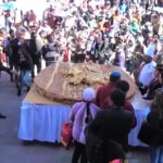 Bolivia, sandwich da record: una tonnellata di farina e 380 chili di carne