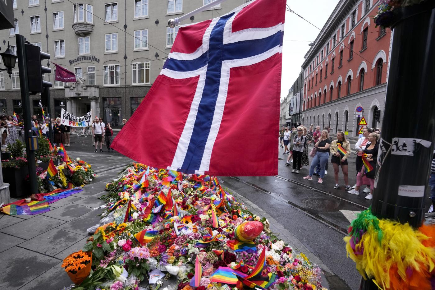 Norvegia, attacco a Pride Oslo 2022: imputato condannato a 30 anni