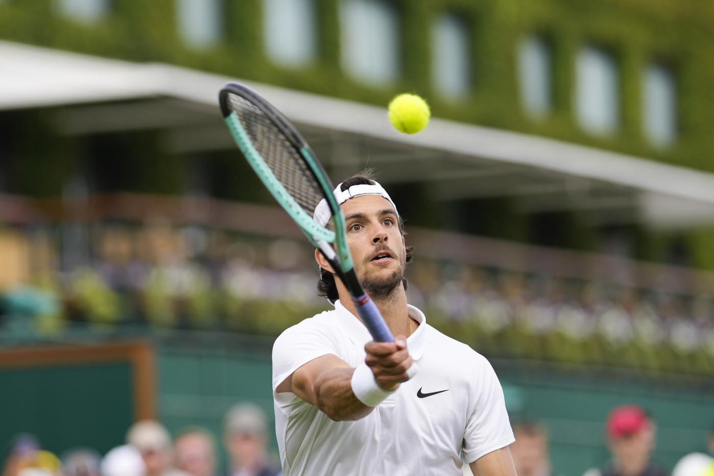 Wimbledon, Musetti vince il derby con Darderi e avanza al terzo turno
