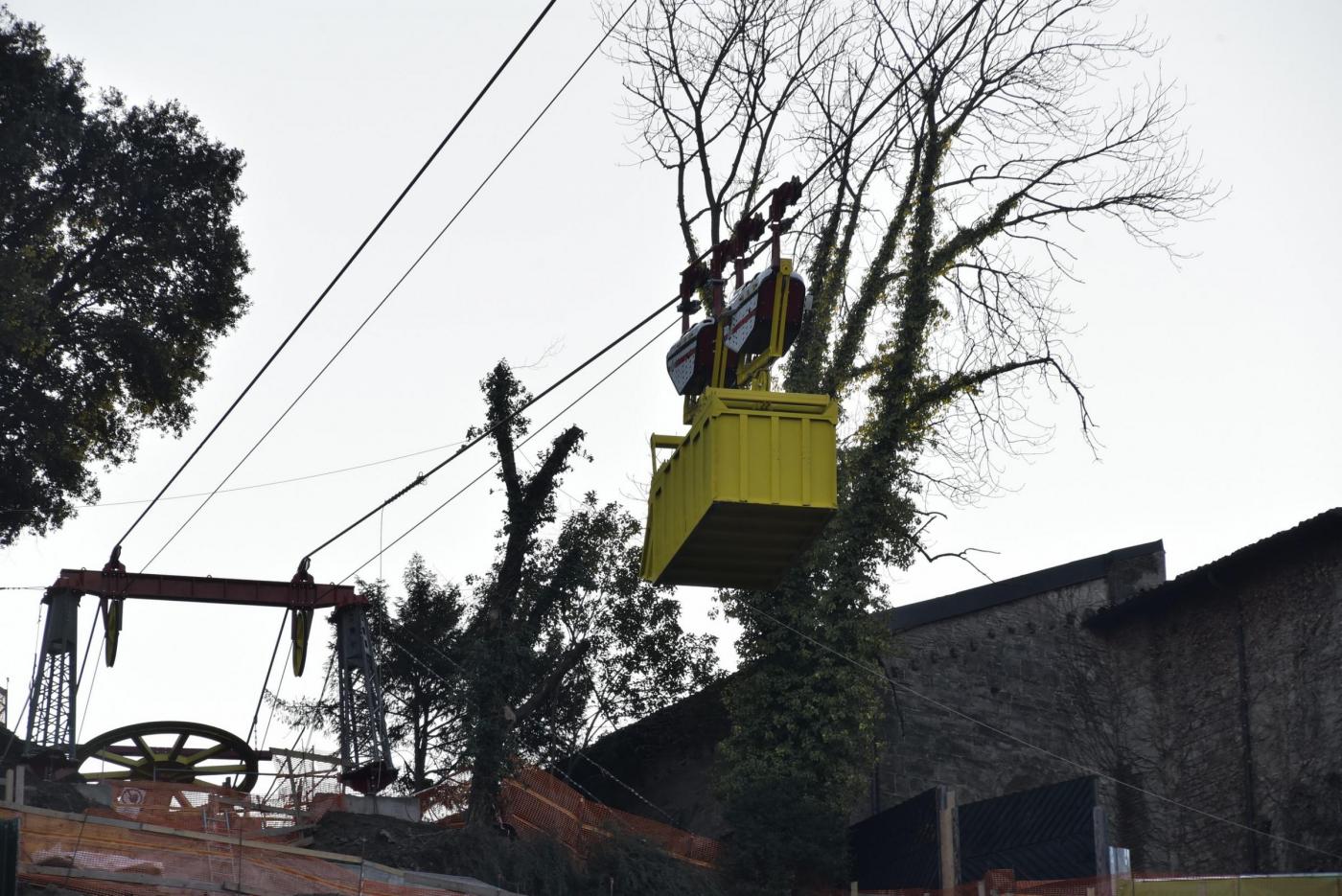 Verbania, precipita per oltre 100 metri da teleferica: muore 41enne