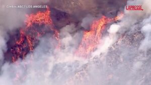 Usa, incendi in California: migliaia di persone evacuate