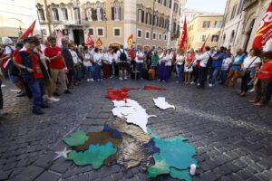 Manifestazione a Roma contro l’autonomia differenziata