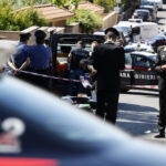 Rimini, donna si lancia dal tetto di un palazzo con il figlio: morti entrambi