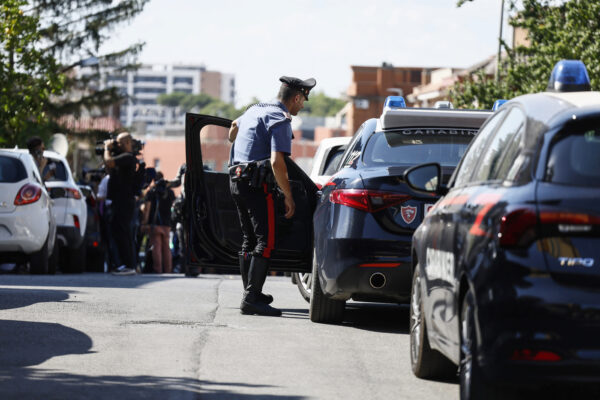 Roma - Femminicidio, una donna è stata uccisa dall’ex compagno con un fucile a canne mozze