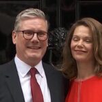 Regno Unito, Keir Starmer e la moglie Victoria entrano a Downing Street