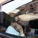 Giacomo Bozzoli, moglie e figlio rientrati in Italia: lui è ancora ricercato