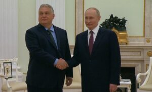 Russia, Putin accoglie a Mosca Orban: “Qui come presidente di turno del Consiglio Ue”