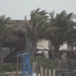 Messico, uragano Beryl verso località turistiche: spiagge evacuate