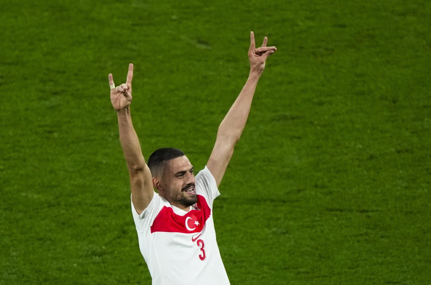 Euro 2024, due turni di squalifica per Demiral: la protesta di Erdogan