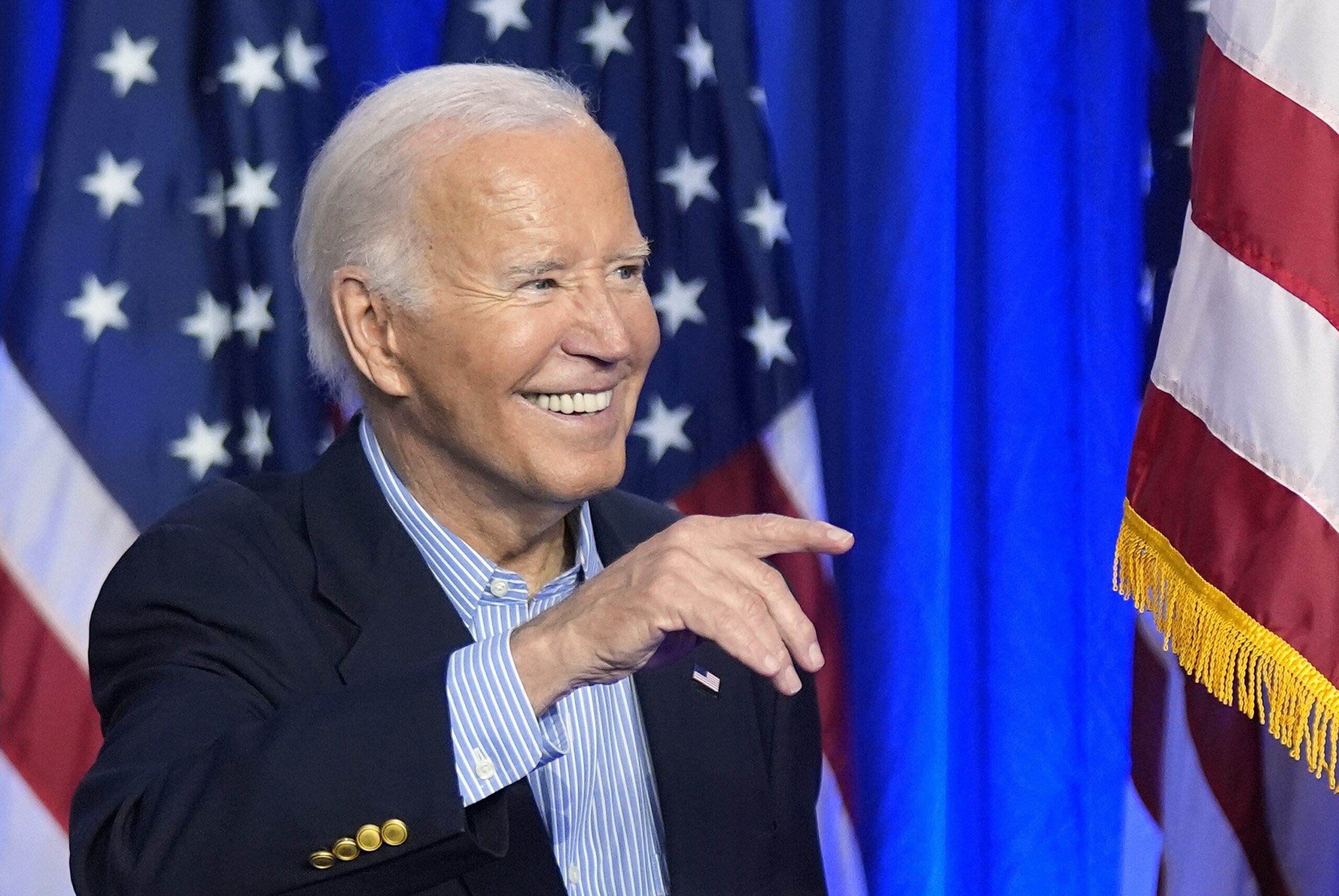 Usa, Biden elude domande su test cognitivo: “Sono in forma, batterò Trump”