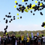 Israele, manifestanti liberano 1500 palloncini in aria in occasione del nono mese di guerra