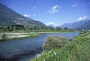 IMMAGINI A COLORI, VIAGGIO, FOTOGRAFIA, DESTINAZIONE DI VIAGGIO, GIORNO, ESTERNO, ALL' APERTO, ORIZZONTALE, PAESAGGIO, GIARDINO, PAESAGGI, GIARDINI, SCENICI, PANORAMICI, FIUME, FIUMI, LOMBARDIA, ITALIA, BRAMANTE, ADDA RIVER, VALTELLINA, LOM