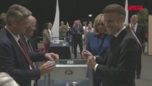Elezioni Francia, presidente Macron vota a Le Touquet