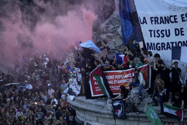 Elezioni Francia, vince a sorpresa la Gauche: Le Pen solo terza