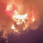 California, vigili del fuoco al lavoro per domare maxi-incendio in contea Santa Barbara